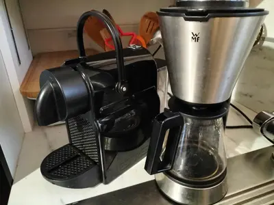 a black and silver blender on a kitchen counter at Le Vallombrosa - Deux pièces lumineux et confortable in Cannes