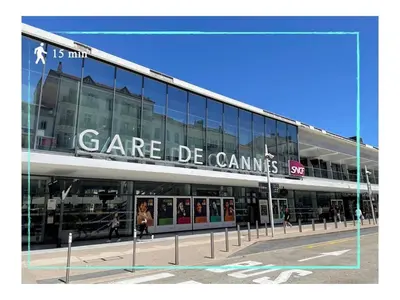 a building with a sign on the side of it at Suite Jam - Superbe Appartement à Cannes in Cannes