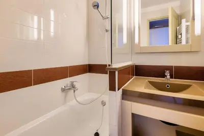 a bathroom with a shower and a sink at Résidence Cannes Villa Francia - maeva Home - Appartement 2 pièces 4 personnes - Sélection MAE-3514 in Cannes