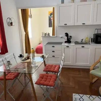 HENRI CAMILLE REAL ESTATE - Florida 2 - 2 bedrooms close center
