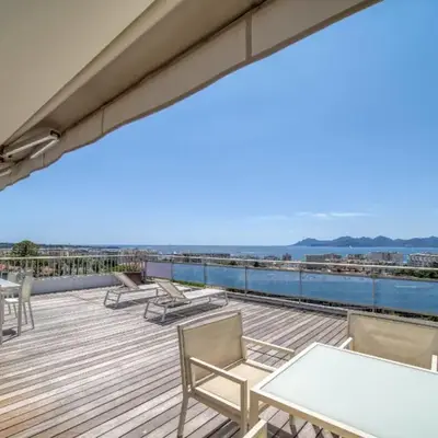 Penthouse Cannes 100m2 avec 2 suites et terrasse 80m2