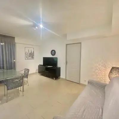 Vieux Port One Bedroom Apartment A05