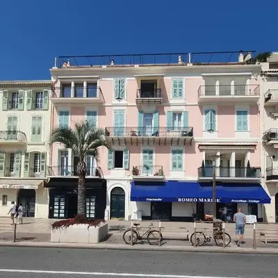 Bel Appartement Typique proche du Palais et Plages
