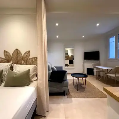 Studio rénové - Palais à 400m