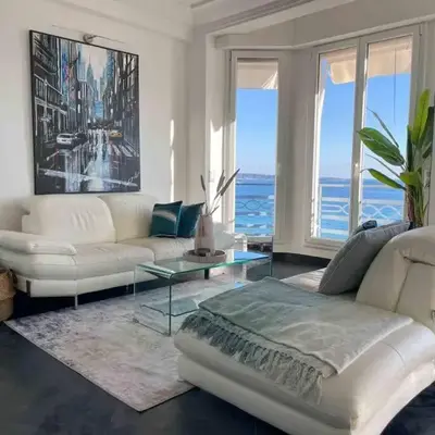Stunning 2 bedroom flat with sea view on Croisette