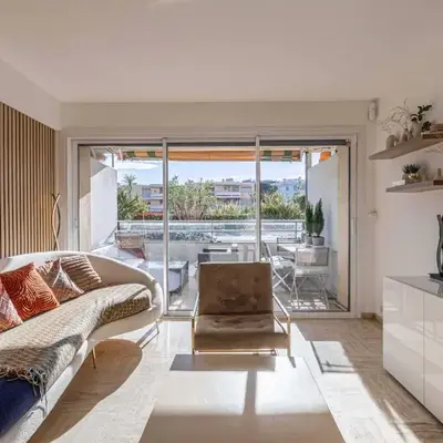 Charming apartment on Boulevard Alexandre III