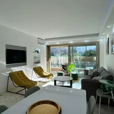 A010-Superbe appartement refait à neuf proche Croisette