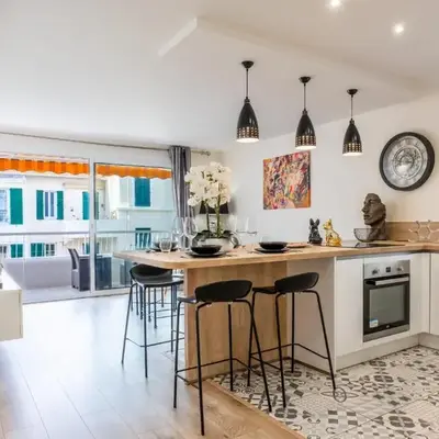 2-room apartment with terrace close to the center