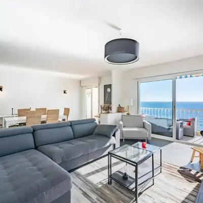Wonderful 2 bedroom apartment with sea view