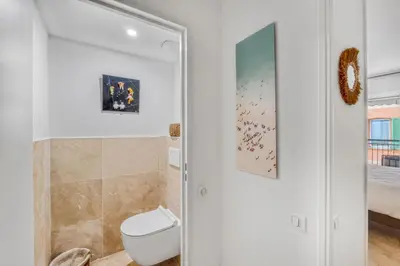 a bathroom with a toilet and a shower at 1 Chambre - Ascenseur - Spacieux - Proche palais in Cannes