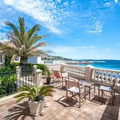 Villa Palma near the beaches Cannes
