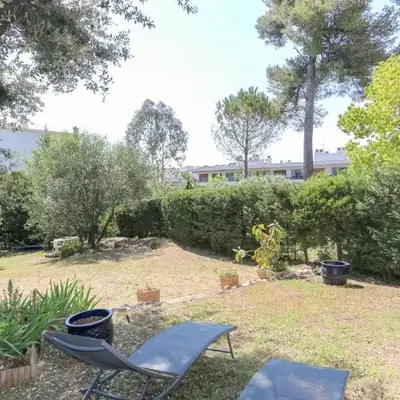 Charming & bright flat with AC Garden 300m and Closed Garage - BENAKEY
