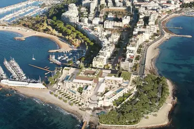 an aerial view of a resort near the water at 15 RIOUFFE - Splendide appartement 6 couchages à 50m à pieds du Palais in Cannes