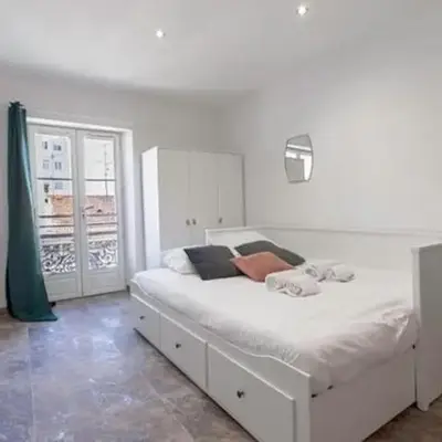 Simon Apartments