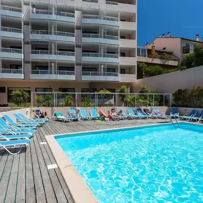 2 pièces avec piscine