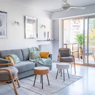 Rue d'Antibes Cannes Bright apartment with terrace
