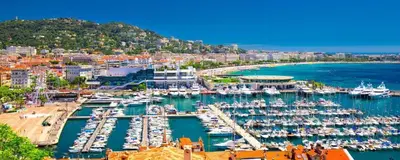 a harbor filled with lots of boats in the water at Appartement Bord de Mer 4 pers / 2 Piscines in Cannes