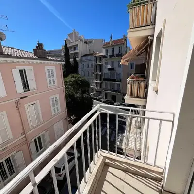 C067-Beau Studio a 100 m des plages et proche Palais