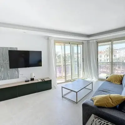 Modern 2 Bedroom in the Heart of Cannes