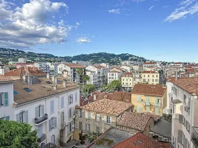 an aerial view of a city with buildings at 79m2 Penthouse, Palais et plages à 400m rooftop in Cannes