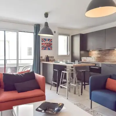 Modern apartment with swimming pool