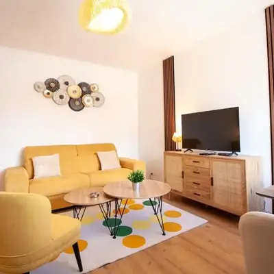 Brand New Central Cannes Apt 2 min walk to Palais