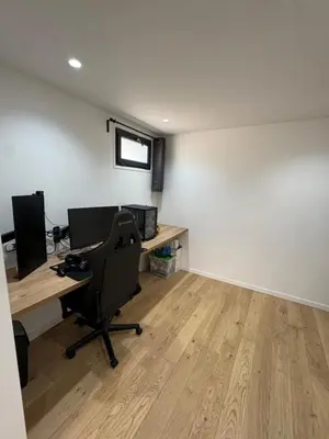 an office with a desk with a computer and a chair at Havre de Paix avec Villa Prestige Cannes Luxe, Piscine Chauffée, Alarme, Caméras Parking privée in Le Cannet
