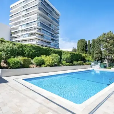 Spacieux 2 pièces terrasse et piscine