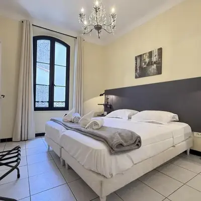 Beautiful 2-bedroom apartment - near the Palais and the beaches
