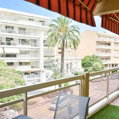 Palm Beach Studio with Terrace 150m from beaches