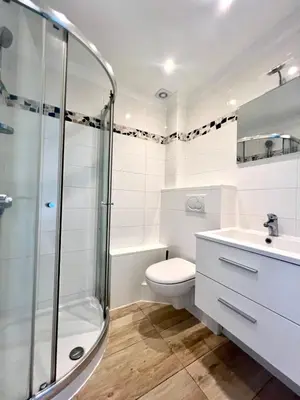 a bathroom with a shower toilet and a sink at CANNES - STUDIO proximité Mer et commerces in Cannes