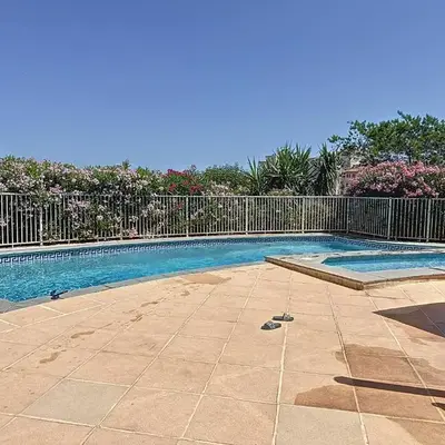 2 bedroom with pool 2 bathrooms 339