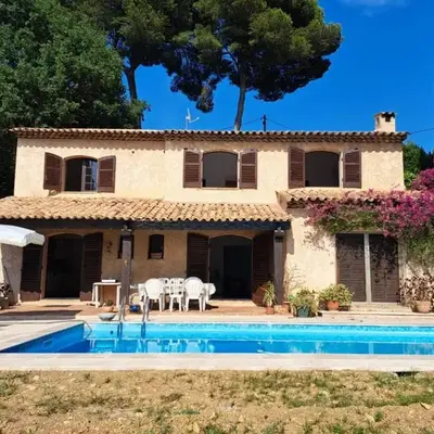 4 BR Villa with Pool Sea View AC Parking - BENAKEY