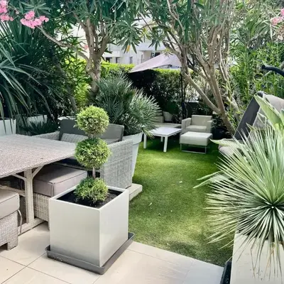 Jardin sur la Pointe Croisette Luxe en Bord de Mer