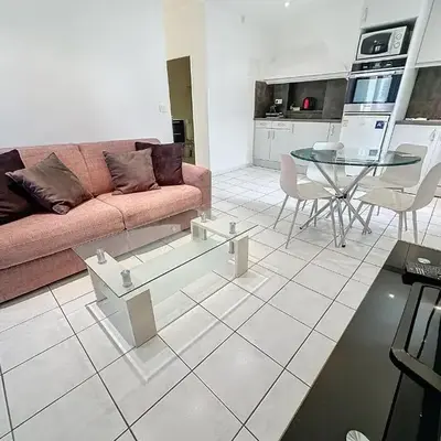 Central 1 bedroom Riouffe 206 2 mins from Palais