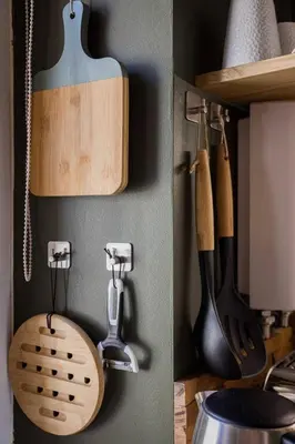 a kitchen with a knife rack and utensils at Kaméa - Palais & plage, clim, vieux Suquet, port in Cannes