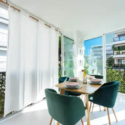Bright 1-Br Apartment Walk to the Beach