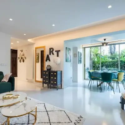 RARE! 2-Br with Pools Beach Access Private Parking
