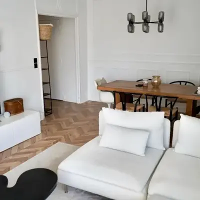 T2 Appartement 55m2 Terrasse 20m2 - à 15min à pied du Centre Ville - Wifi - Air conditioning