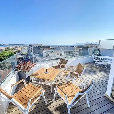 Wow Splendide 3-4 pcs Duplex Rooftop Vue mer by Olam Properties