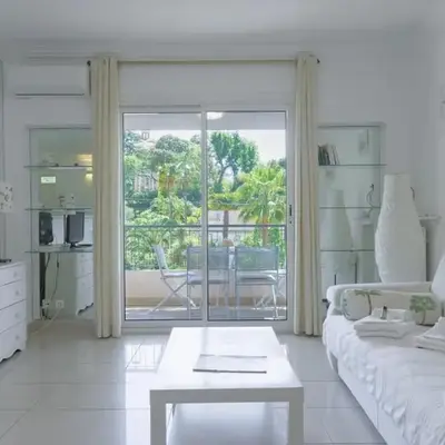 LE BELLA studio avec balcon idéal pour une évasion à deux