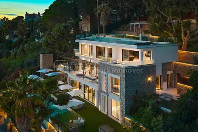an aerial view of a mansion at dusk at Cannes villa 6 chambres - Elisabeth in Cannes