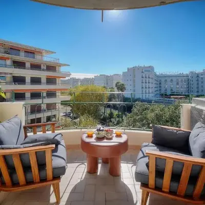 Seabatical Apartment by the beach
