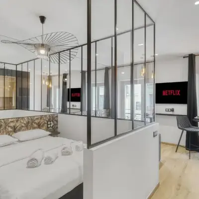 Studio E - Ascenseur -2 min du Palais - Climatisé