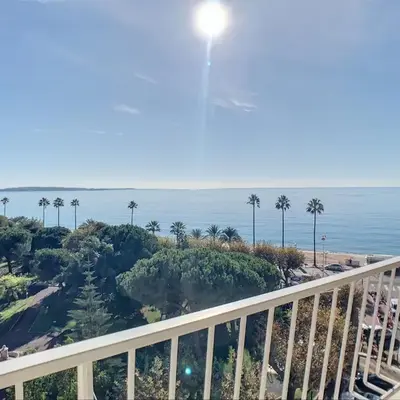 Belle terrasse vue mer