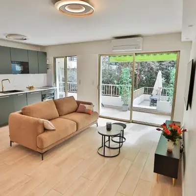 Spacieux T2 avec grande terrasse à 200m de la plage