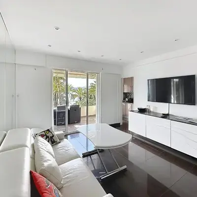 One bedroom apartment on La Croisette - Sea view