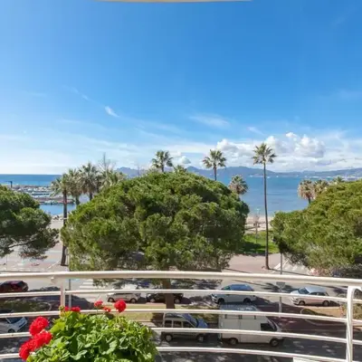 Sea View 95m Apartment with Large Terrace Cannes Croisette