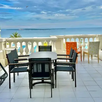 Sisley 068 - F2 et magnifique vue mer