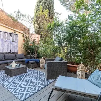Atypical apartment old town in Cannes large terrace